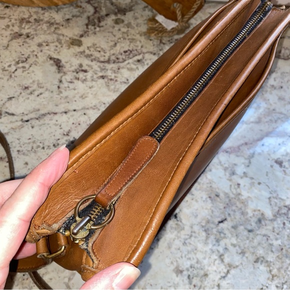 Vintage COACH Swagger British Tan Leather New York City Crossbody Shoulder Bag - Picture 10 of 16